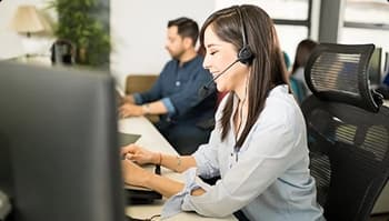 Dedicated shipping support customer support agent assisting with auto transport